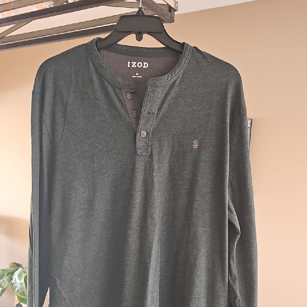 IZOD Men's Charcol Henley Shirt With Purple Accent